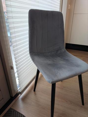 Eetkamer stoelen grijs, 4 stuks beschikbaar voor biedingen