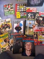 Voetbal vintage magazines tijdschriften en boeken pakket, Maat XS of kleiner, Ophalen, Gebruikt, Overige typen