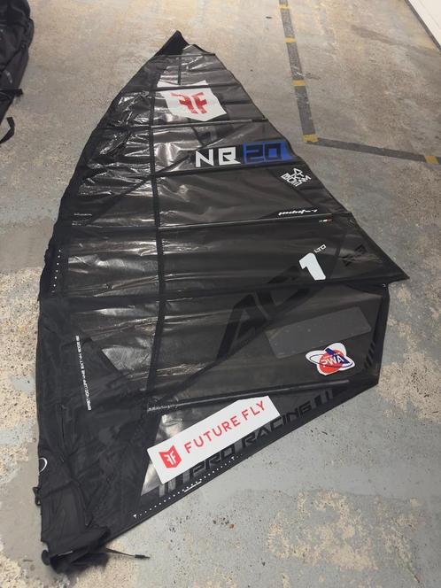 windsurf slalom & foil spullen, Watersport en Boten, Windsurfen, Zo goed als nieuw, Zeil, Minder dan 250 cm, 5 tot 7 m², Ophalen