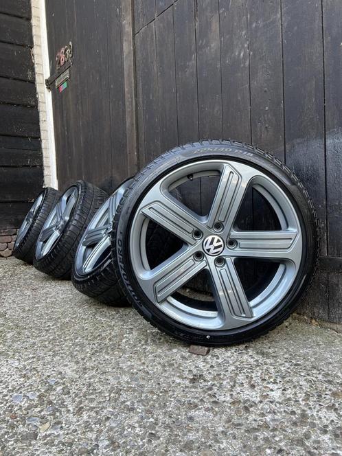 5x112 originele golf 7 cadiz velgen 18” winter set pirelli, Auto-onderdelen, Banden en Velgen, Banden en Velgen, Winterbanden