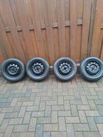 vredestein. Hyundai  155 /10R 13.  prijs 100 euro, Auto-onderdelen, Banden en Velgen, Band(en), Gebruikt, Ophalen