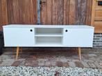TV Meubel - Wit met Houten Poten, Huis en Inrichting, Kasten | Televisiemeubels, Ophalen, Gebruikt, 100 tot 150 cm, Kunststof