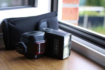 Olympus FL-36R Electronische flitser  beschikbaar voor biedingen