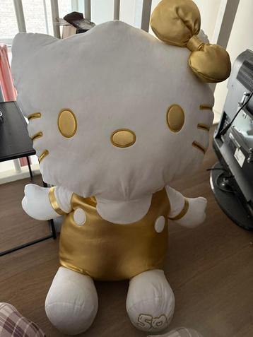 Grote hello kitty knuffel goud met wit beschikbaar voor biedingen