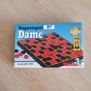 Vintage dam spel (mini bord met magneten) beschikbaar voor biedingen
