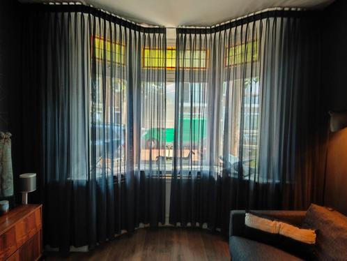 Koningsblauwe Inbetween gordijnen voor twee ramen, Huis en Inrichting, Stoffering | Gordijnen en Lamellen, Zo goed als nieuw, 200 cm of meer