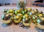 Groene kerstballen en slinger 5 meter, Ophalen of Verzenden, Zo goed als nieuw