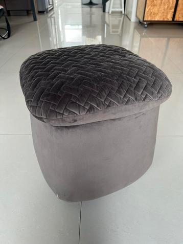 Riviera Maison Poef (40x40cm) beschikbaar voor biedingen