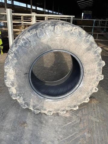 Trekker banden te koop beschikbaar voor biedingen