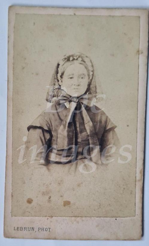 cdv vrouw met kapje bonnet 1860's, Verzamelen, Foto's en Prenten, Gebruikt, Foto, Overige onderwerpen, Voor 1940, Verzenden