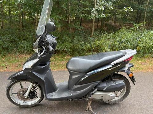 Honda Vision NSC 50, Fietsen en Brommers, Scooters | Overige merken, Gebruikt, Maximaal 45 km/u, Benzine, Ophalen