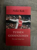 Tussen godenzonen boek , Ajax, Verzamelen, Ophalen of Verzenden