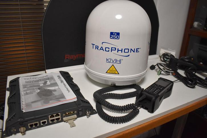 KVH FB250 Trackphone. Unieke set ongebruikt., Watersport en Boten, Navigatiemiddelen en Scheepselektronica, Zo goed als nieuw