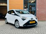 Toyota Aygo 1.0 Vvt-i 72pk 5D 2021 Wit INRUIL MOG, Auto's, Voorwielaandrijving, Stof, 4 stoelen, Wit