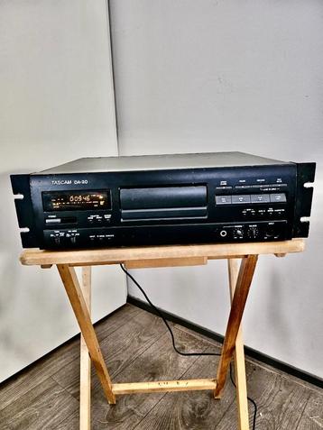 TASCAM DA-20 STUDIO DAT RECORDER beschikbaar voor biedingen