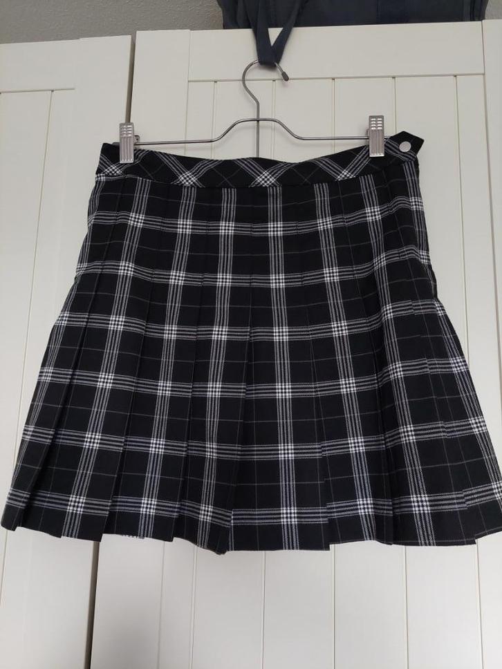 Zwarte H&M rok, Kleding | Dames, Rokken, Zo goed als nieuw, Maat 38/40 (M), Zwart, Boven de knie, Verzenden