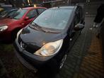 Peugeot 107 1.0 12V 5DR 2011 Zwart, Auto's, Voorwielaandrijving, 4 stoelen, Origineel Nederlands, Handgeschakeld