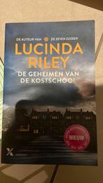 Lucinda Riley - De geheimen van de kostschool, Ophalen of Verzenden, Zo goed als nieuw, Lucinda Riley