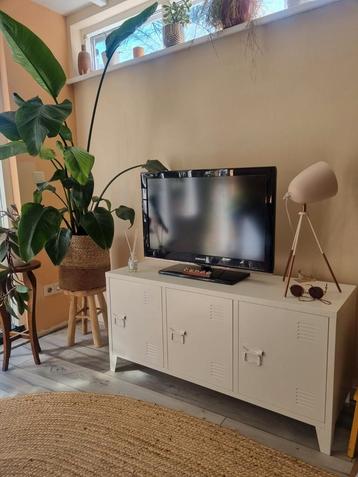 Tv meubel dressoir wit staal 120cm beschikbaar voor biedingen