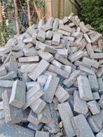 GRATIS: 70 m2 grijze klinkers. 19.5 x 4.5 x 8 cm, Tuin en Terras, Ophalen, Gebruikt, Beton, Klinkers