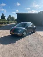 Volkswagen Beetle (Kever) 1.6 75KW 2005 Grijs, Beetle (Kever), 4 stoelen, Handgeschakeld, 1000 kg