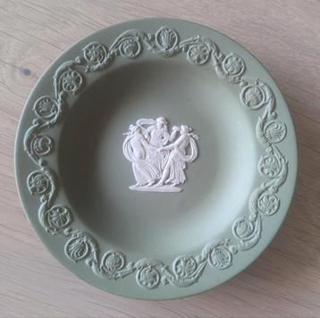 Vintage Wedgwood Sage Green Jasperware "Three Graces" beschikbaar voor biedingen