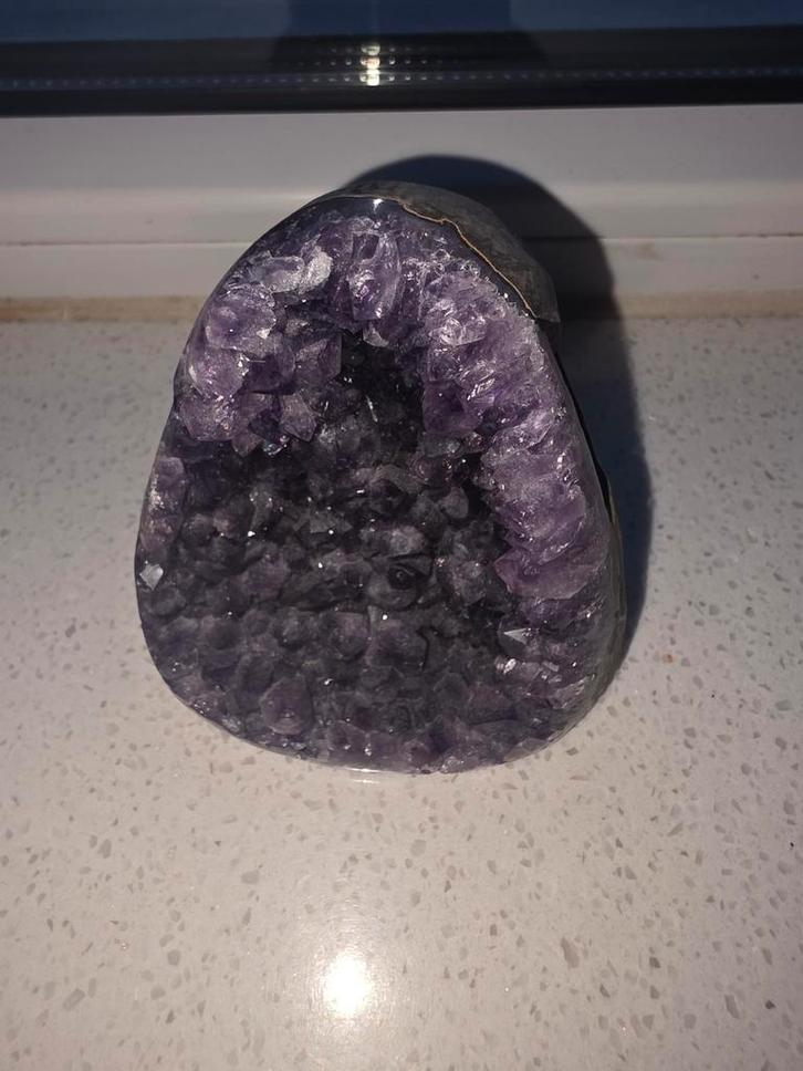 Prachtige Amethist Geode, Verzamelen, Mineralen en Fossielen, Ophalen of Verzenden