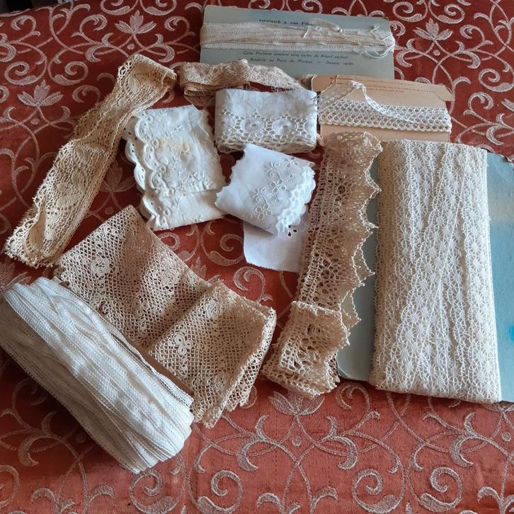 Lotje van heel veel oud kant, Antiek en Kunst, Antiek | Kleden en Textiel, Verzenden