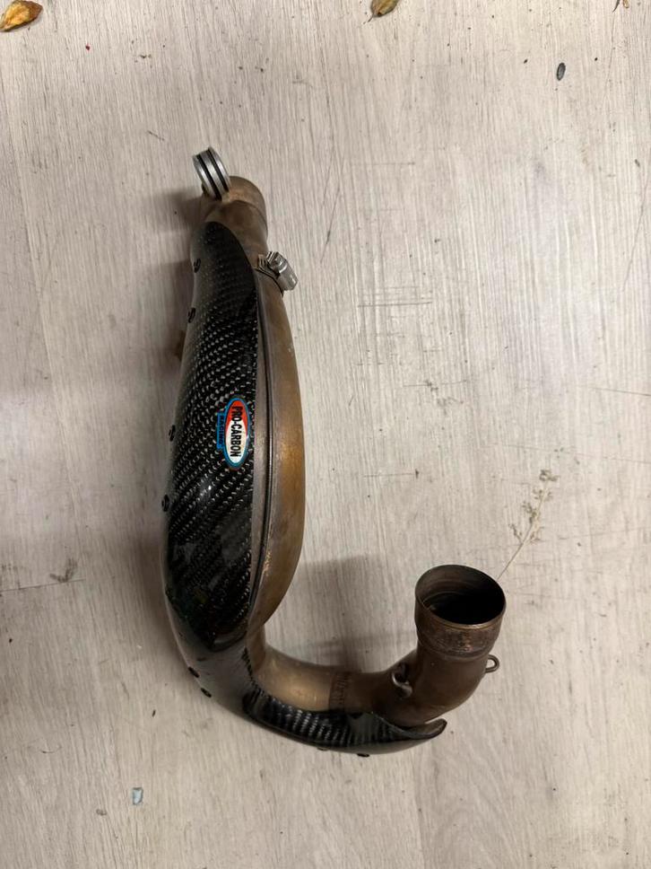 KTM Uitlaat Voorbocht 2019-2022 met carbon bescherm kap, Motoren, Onderdelen | Overige, Gebruikt, Ophalen of Verzenden