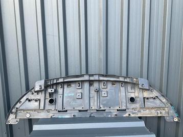 Bumper onderplaat Renault Captur 620926857R 16-19 RE-20060 beschikbaar voor biedingen