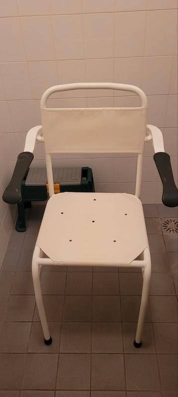 Douche stoel beschikbaar voor biedingen