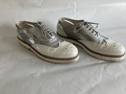 Hogan zomerschoenen maat 39,5 (US 8,5 )- zijkant open Tod's, Kleding | Dames, Schoenen, Gedragen, Overige typen, Wit, Ophalen of Verzenden