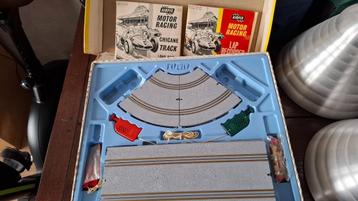 AIRFIX JAREN '60 RACEBAAN beschikbaar voor biedingen