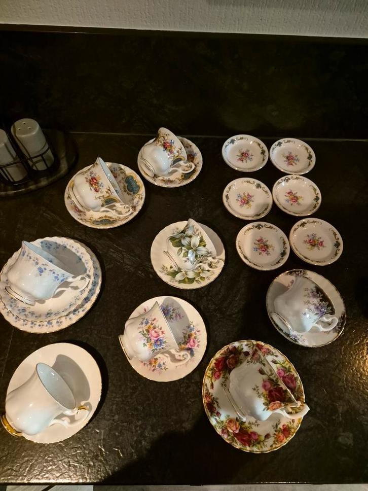 Royal Albert Kop & Schotels + Bordjes - Perfecte Staat, Antiek en Kunst, Antiek | Servies los, Ophalen of Verzenden