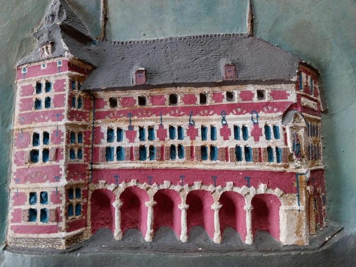 Het Grevenhuis ..stadhuis van Bergloon uit 1680 in België., Antiek en Kunst, Antiek | Keramiek en Aardewerk, Ophalen