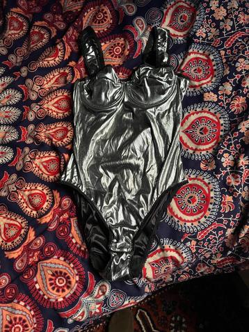 Zilveren body met beugels maat 36/38 nu voor 18€ beschikbaar voor biedingen