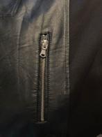 Zwarte leren jas met rode accenten, Ophalen of Verzenden, Zo goed als nieuw, Zwart