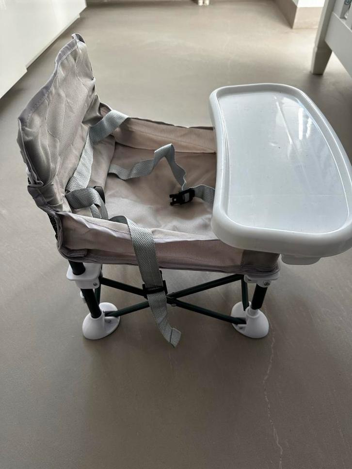 Inklapbare kinderstoel met eetblad, Kinderen en Baby's, Kinderstoelen, Zo goed als nieuw, Inklapstoel, Afneembaar eetblad, Ophalen of Verzenden