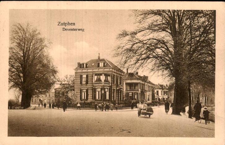 Zutphen - Deventerweg - Straatzicht, Verzamelen, Ansichtkaarten | Nederland, Ongelopen, Gelderland, Voor 1920, Ophalen of Verzenden