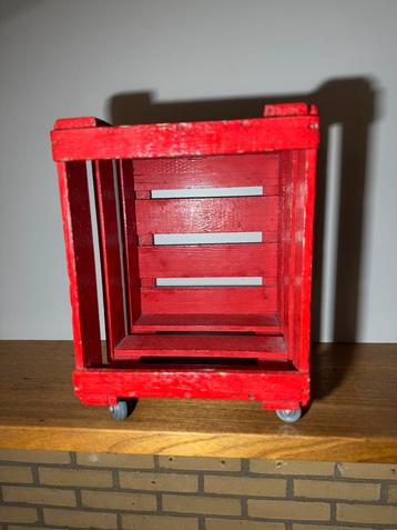 Vintage rood mobiel open kratje beschikbaar voor biedingen