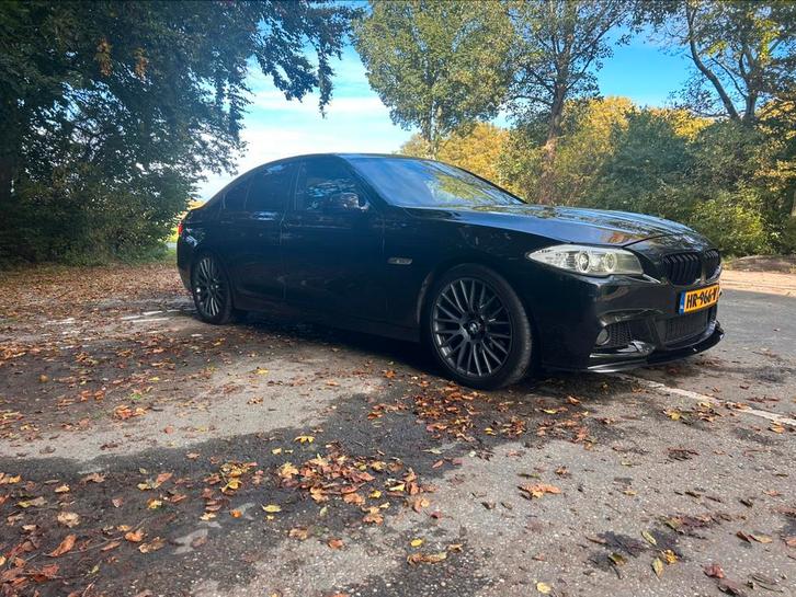BMW 5-Serie 3.0 I 523 AUT 2011 Zwart, Auto's, BMW, Bedrijf, 5-Serie, Benzine, B, Sedan, Automaat, Geïmporteerd, Zwart, Achterwielaandrijving