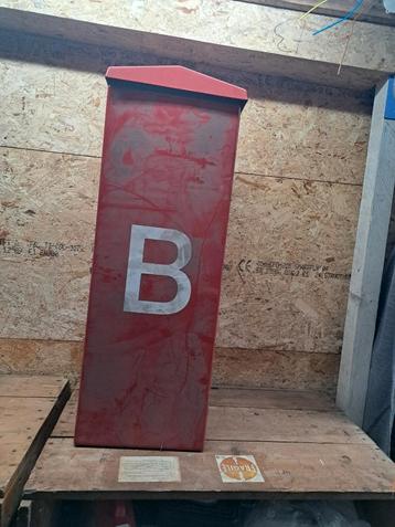 Vintage Brandblusserkast - Duitse Legerkazerne beschikbaar voor biedingen