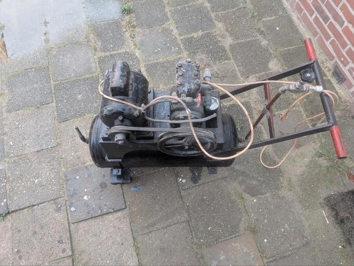 Compressor, Doe-het-zelf en Verbouw, Compressors, Gebruikt, 6 tot 10 bar, 25 tot 100 liter, Geluidgedempt, Mobiel, Ophalen of Verzenden