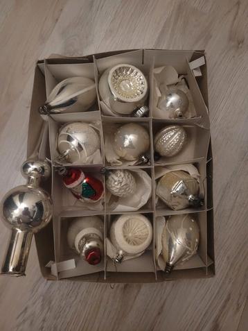 Setje ouderwetse kerstballen met piek  beschikbaar voor biedingen