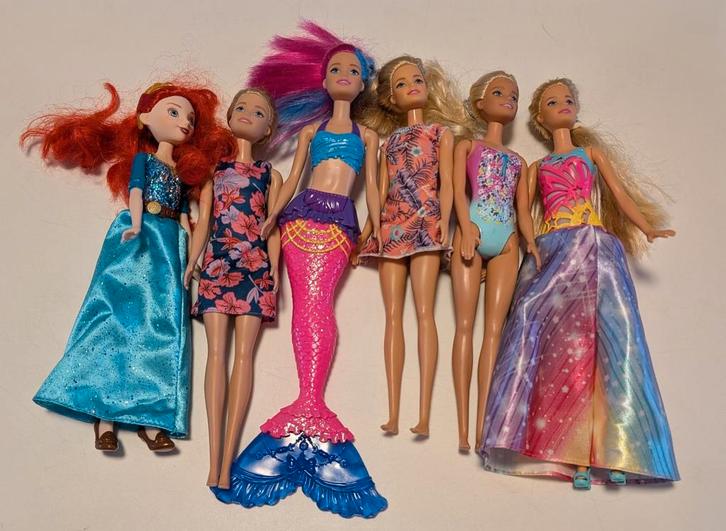 Vijf Barbie poppen + Merida (Brave Disney), Kinderen en Baby's, Speelgoed | Poppen, Zo goed als nieuw, Barbie, Ophalen of Verzenden