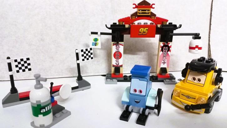 Lego Cars 8206 Tokyo Pit Stop schoenkadootje, Kinderen en Baby's, Speelgoed | Duplo en Lego, Zo goed als nieuw, Lego, Complete set