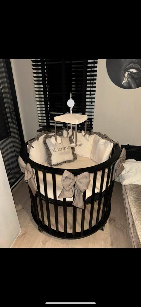 Zwarte Wieg met Muziek Mobile & Aankleding, Kinderen en Baby's, Babywiegjes en Ledikanten, Zo goed als nieuw, Wieg, Ophalen