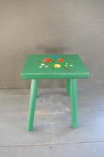 Vintage houten krukje groen met bloemen beschilderd, Verzenden, Zo goed als nieuw, Hout