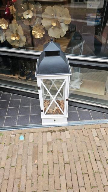 Witte Lantaarn Kast met Kaars beschikbaar voor biedingen