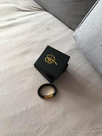 Kinderarmband. beschikbaar voor biedingen